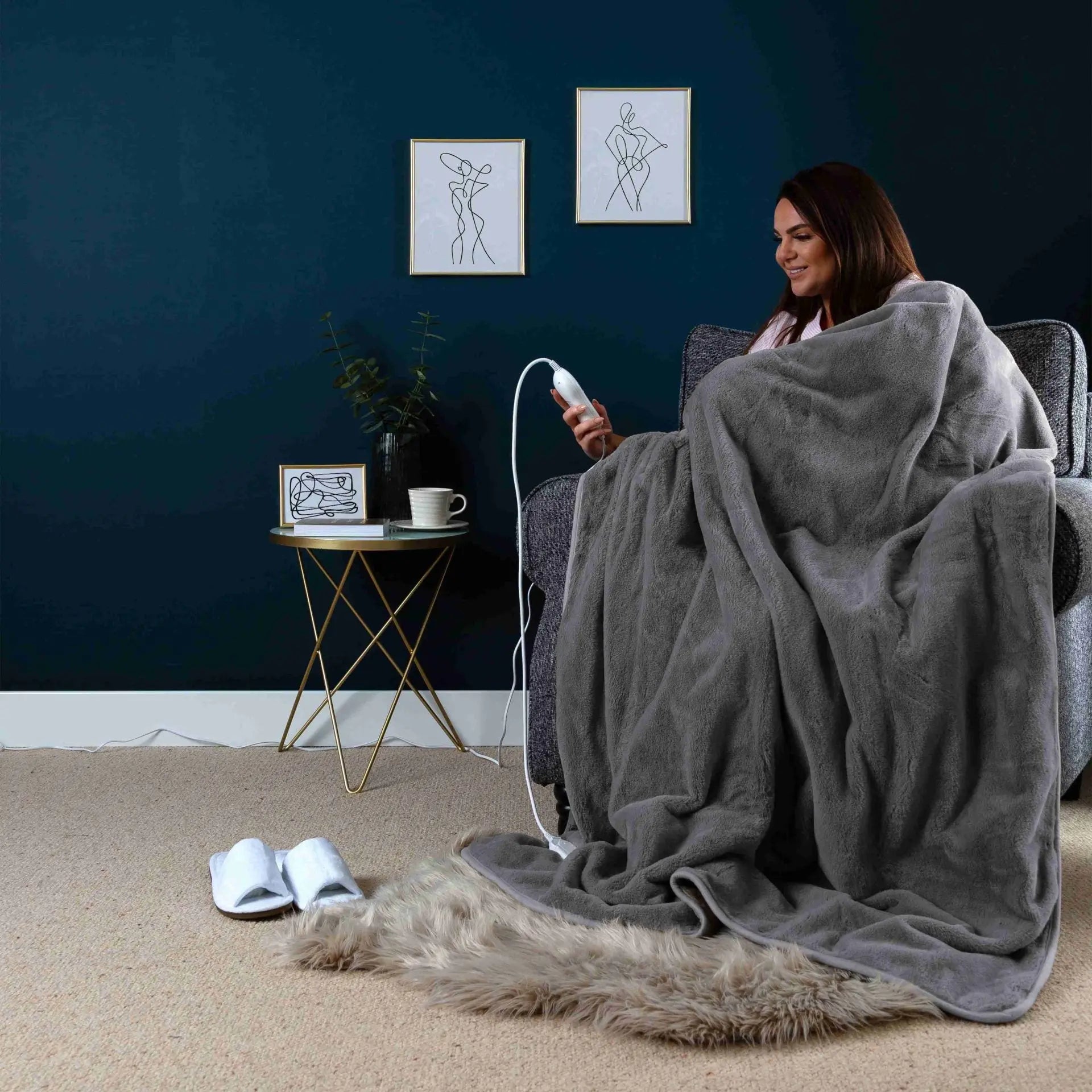 Elegantly Warm Luxury Heated Throw Slumberdown