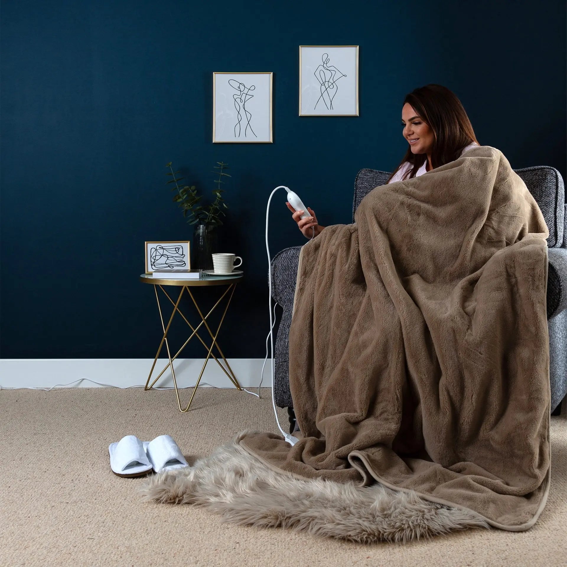 Elegantly Warm Luxury Heated Throw Slumberdown
