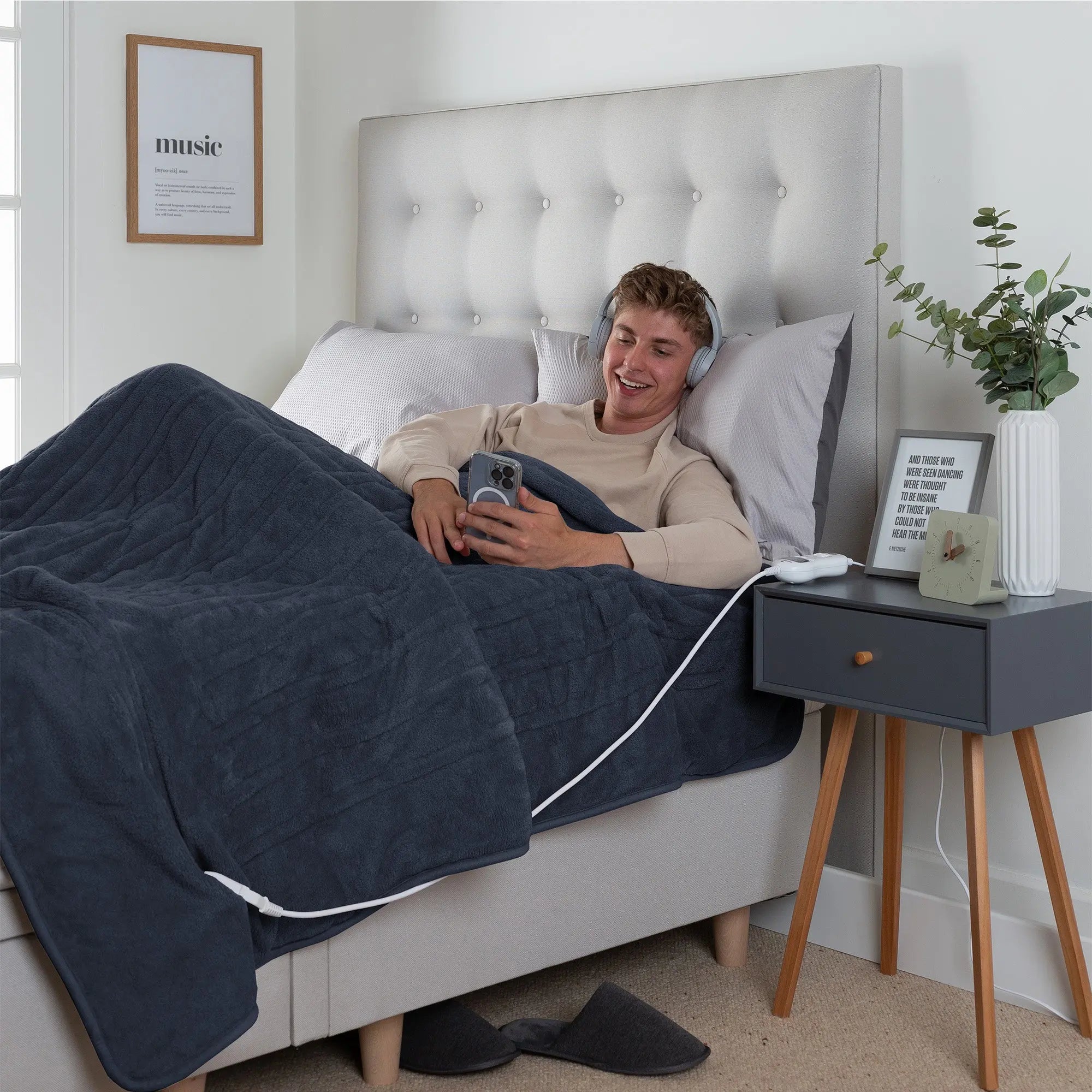 Comfy Hugs Heated Throw Slumberdown